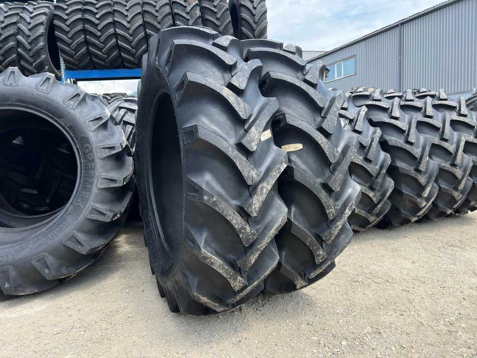 Anvelope noi 13.6-28 cu 8 pliuri pentru tractor spate marca GRI