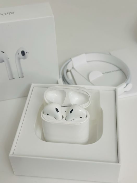 AirPods (2 поколение)