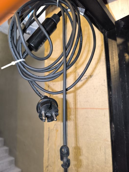 Продавам ратанов  полилей