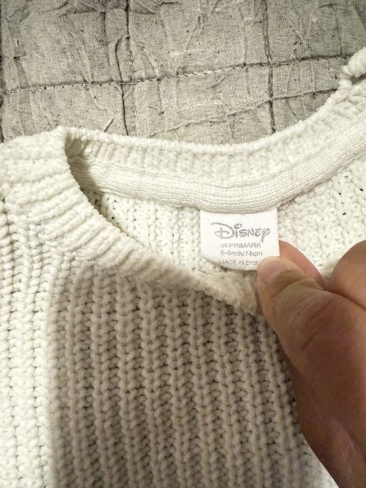 Дънки и блузка Primark за момиченце, 6–9 месеца. Цена за двата артикула: 15 €.