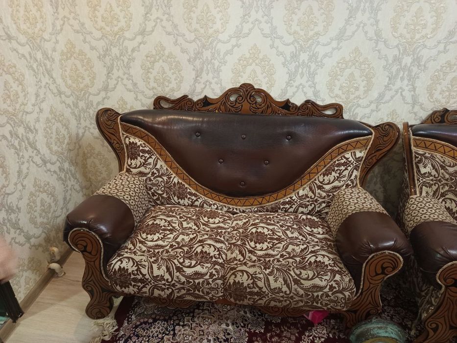 Срочно продам комплект гостиной мебели