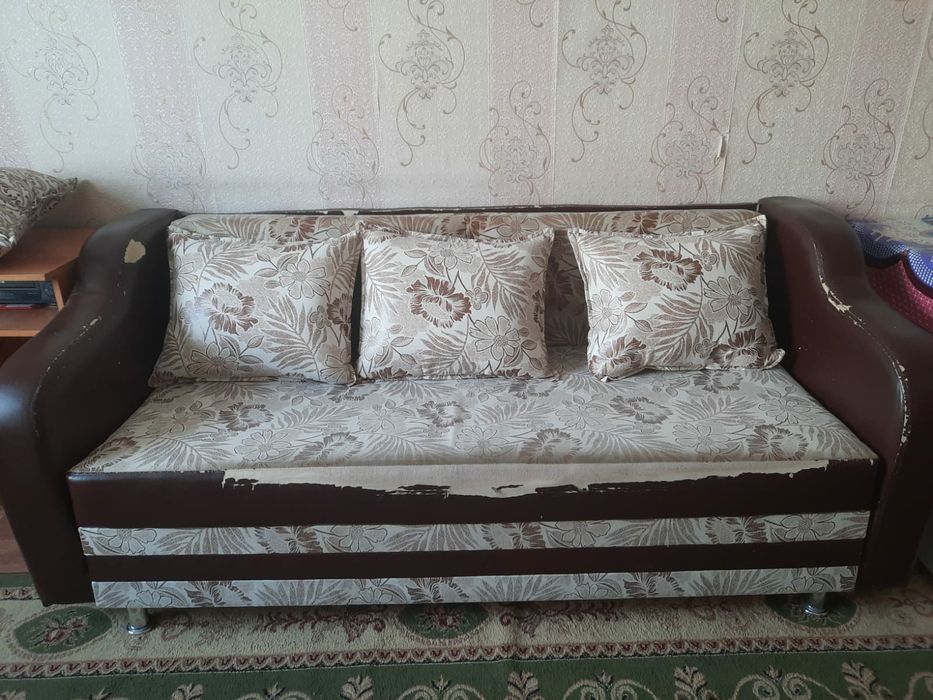 Диван для гостинной! Срочно продам!