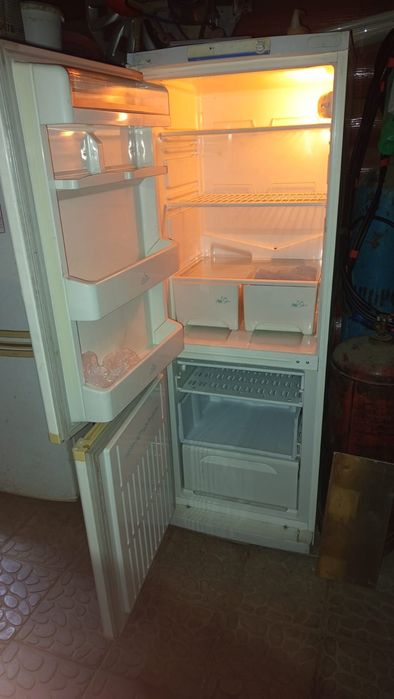 Продам холодильник