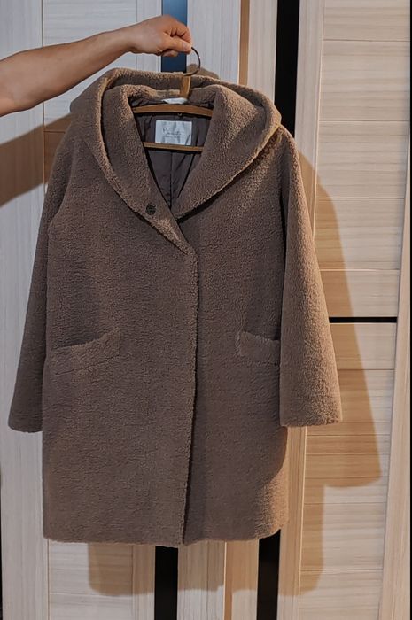 Шуба новая, одевала один раз, продаю так как стала мала. Размер-50-52