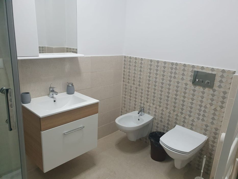 Firmă inchiriază in regim hotelier spații de cazare in 2 locații