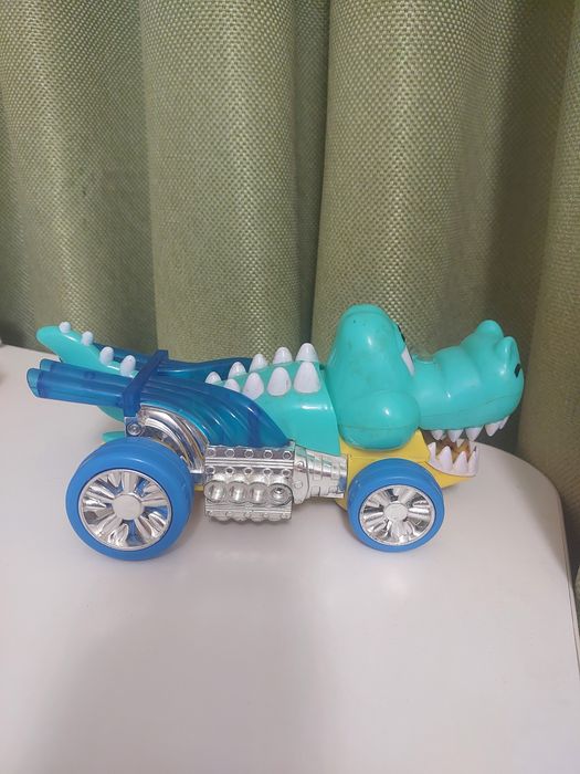 Игрушка крокодил
