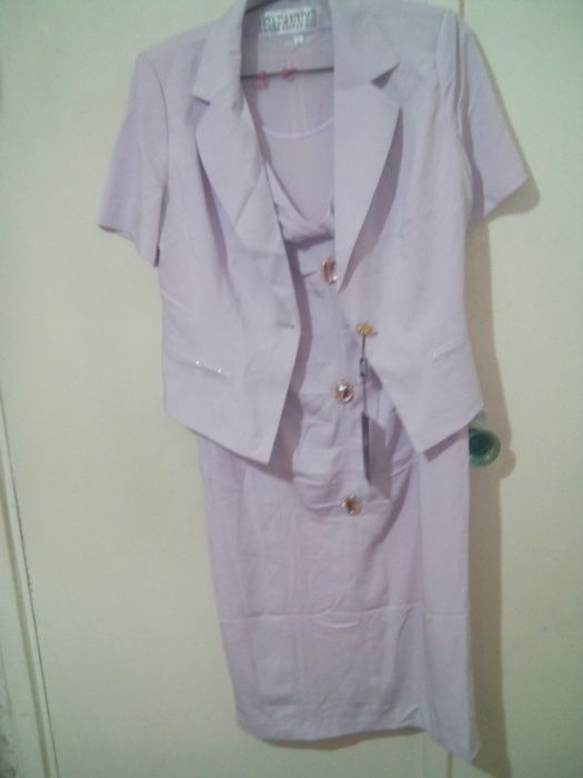 продается костюм двойка платье и пиджак