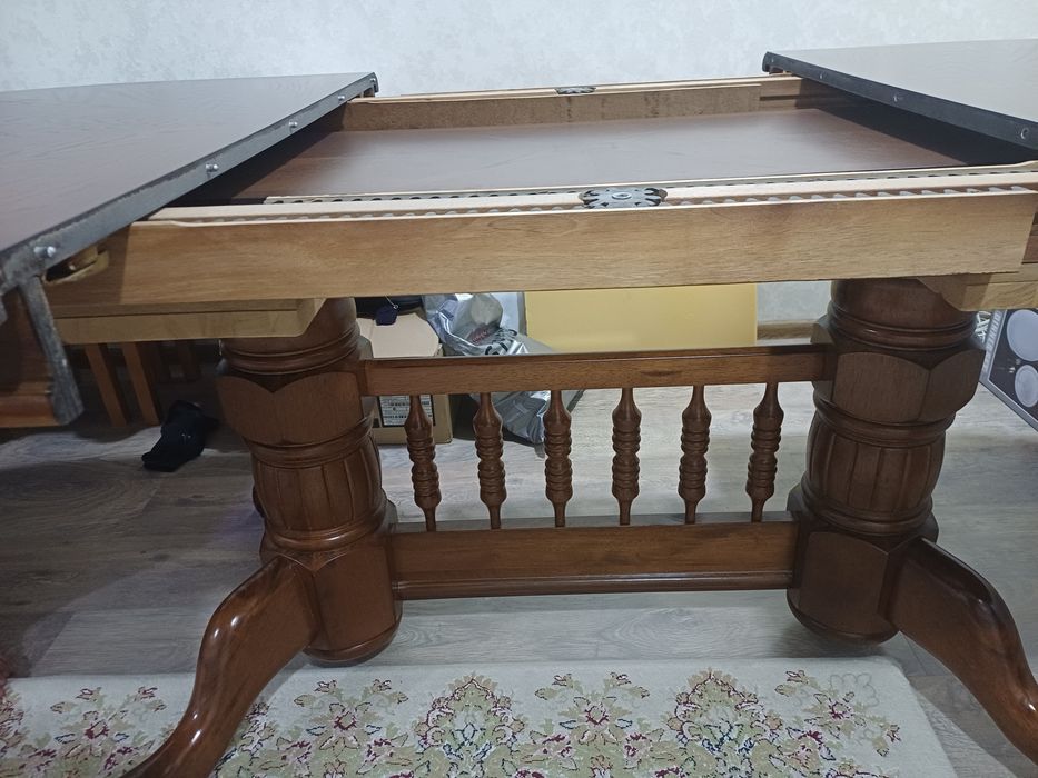 Стол  натуральное дерево