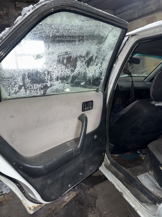 Мазда 323F по запчастям