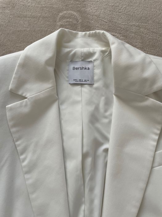 Сако Bershka, Яке Hm