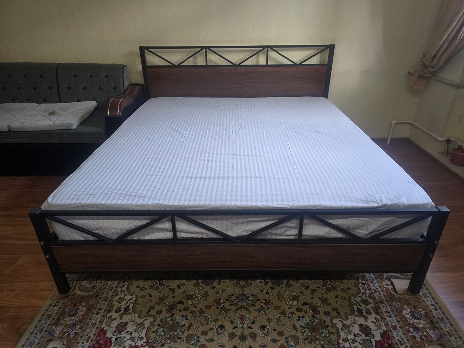 Кровать. Kravat. Металлическая двуспальная кровать. Spalni krovat