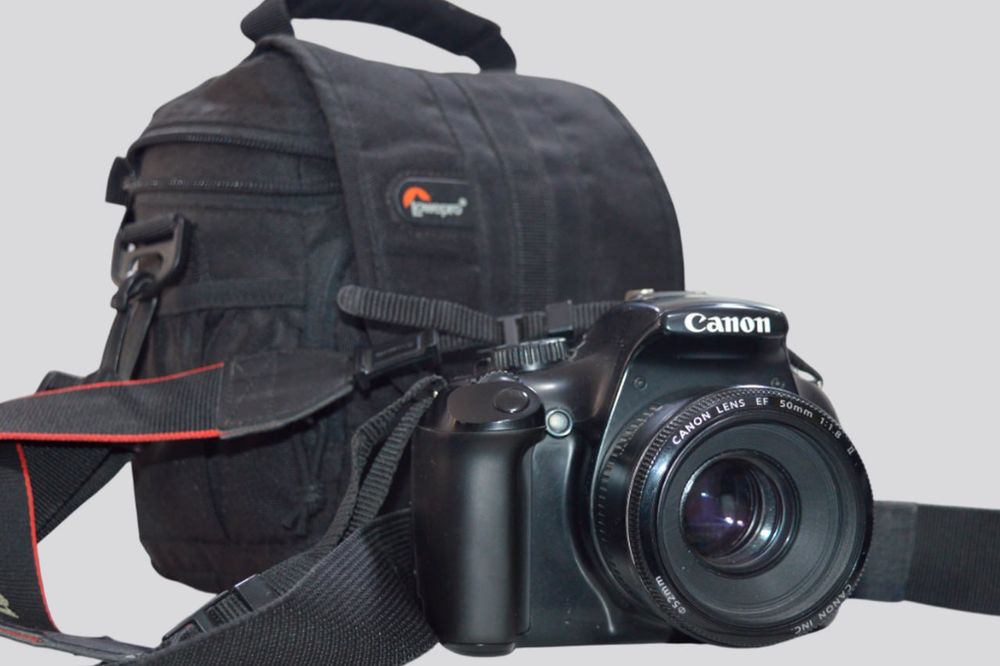 Продаётся фотоаппарат CANON D 1100