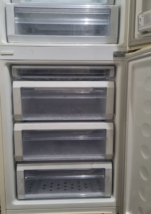 Холодильник продаётся
