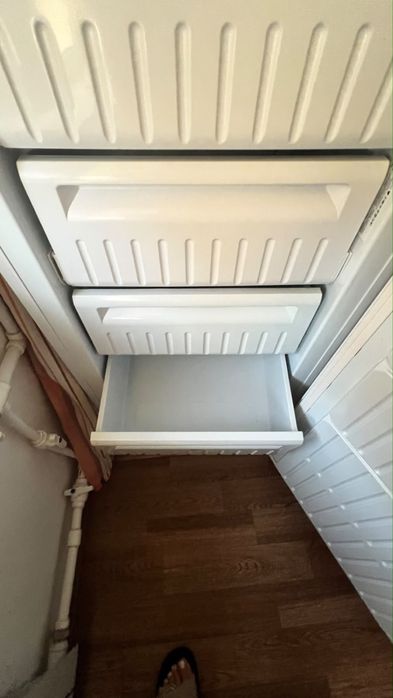 Продается Морозильник Indesit