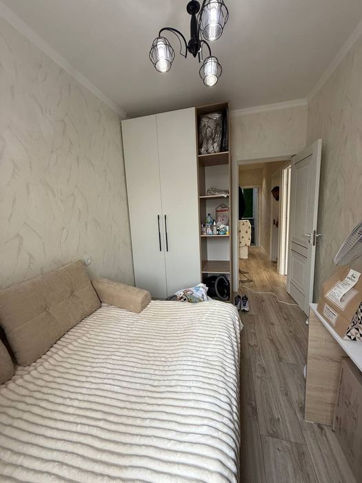 срочно продаётся квартира метро Буюк Ипак Йули 36/6 аптека 3-комн 70м2