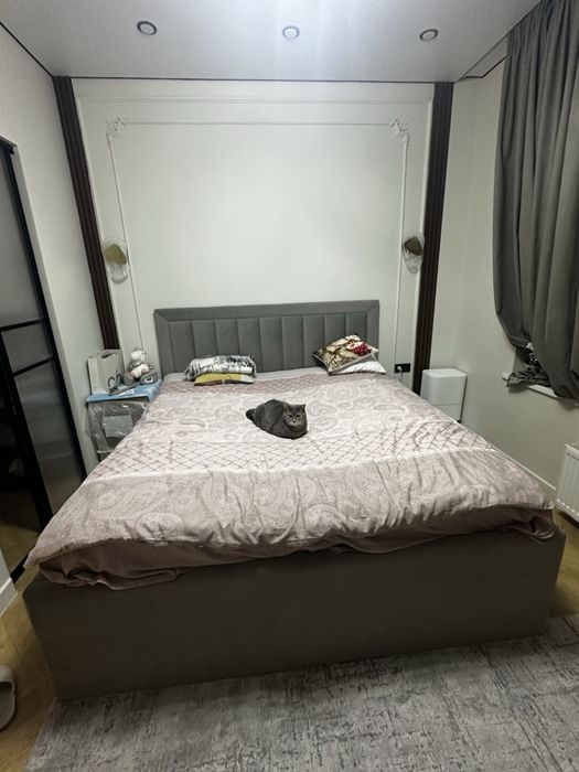 Продается двуспальняя кровать 200*180