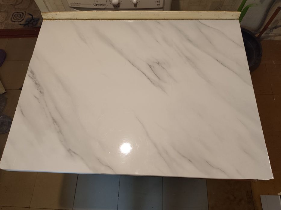 Стол для кухни с ящиками