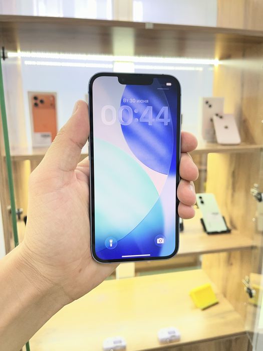 Телефон iPhone 14