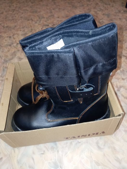 Продам Спец.обувь 42 размер