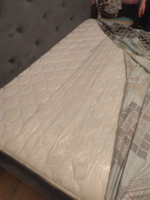 Двухспальная кровать