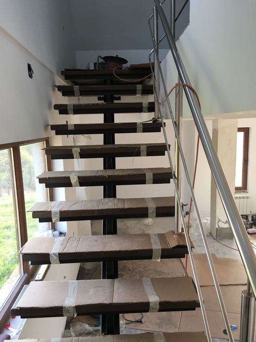 SCARI METALICE Interioare - Exterioare / Balustrade INOX si Metalice