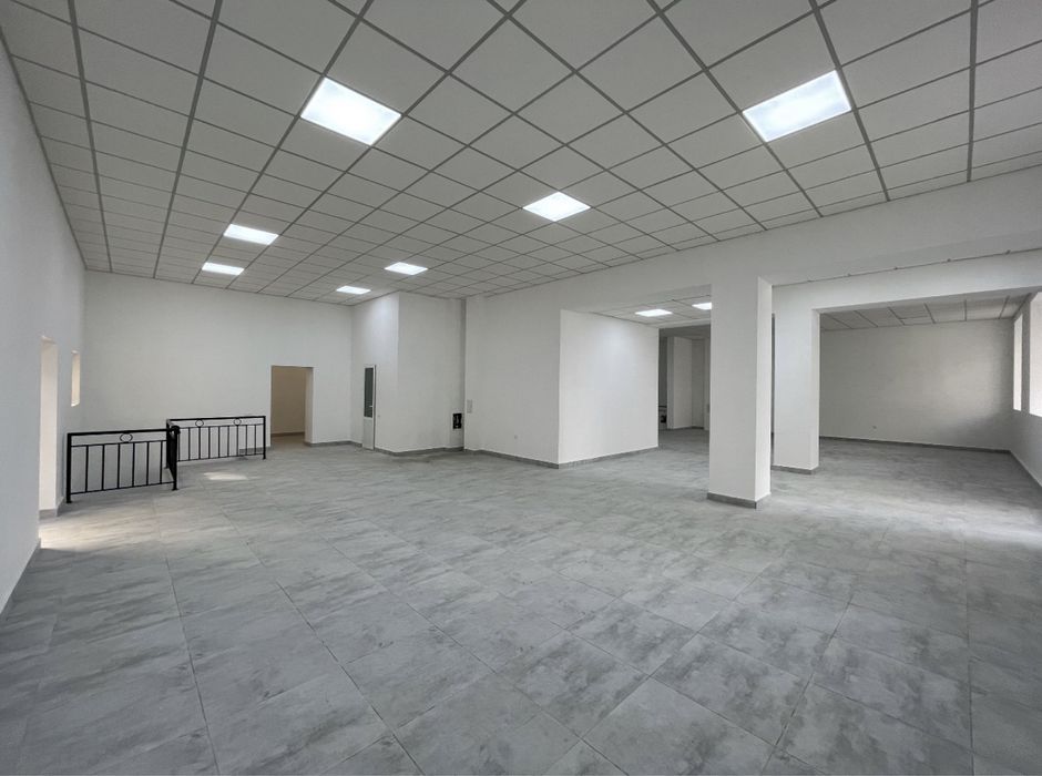 Продается нежилое помещение вдоль дороги 600м2 - Яккасарай | Mona