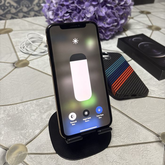 Продам iPhone XS [GOLD]