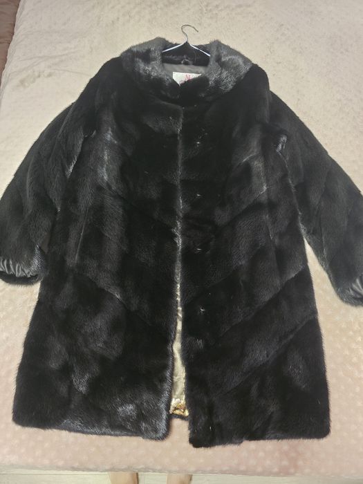 Продам шубу норковую