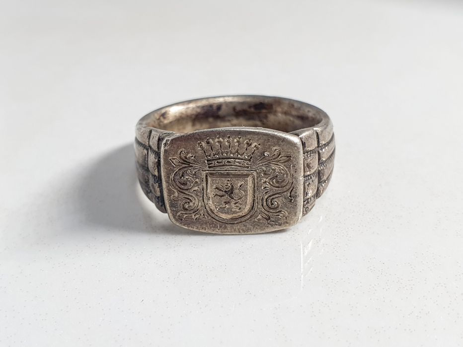 Inel bărbătesc heraldic din argint – 10,22 g