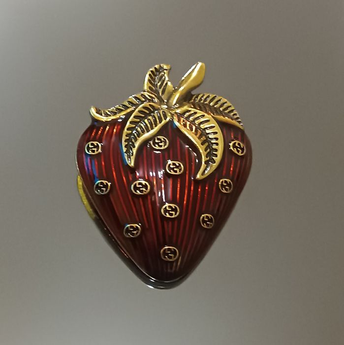 Стилни брошки топ модели