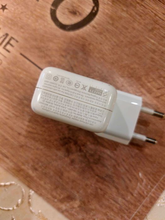 Зарядно за IPhone