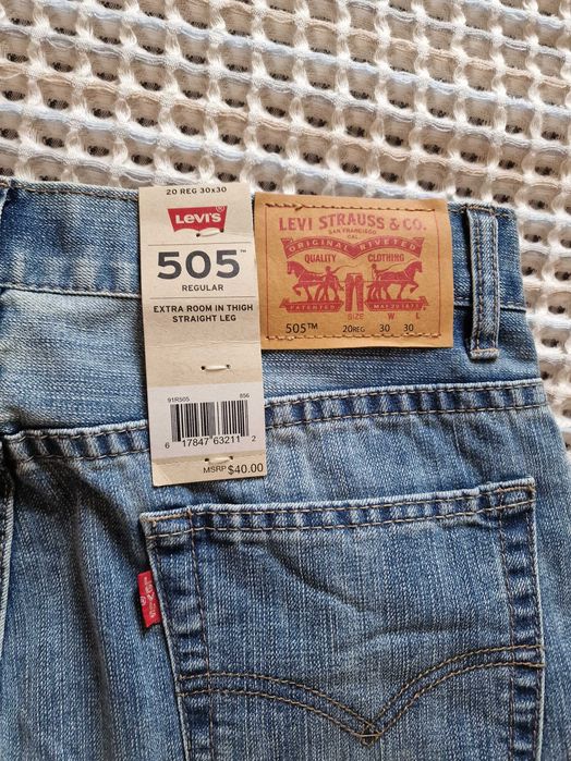 Levi's оригинални дънки, нови, размер 20 REG, W30,L30