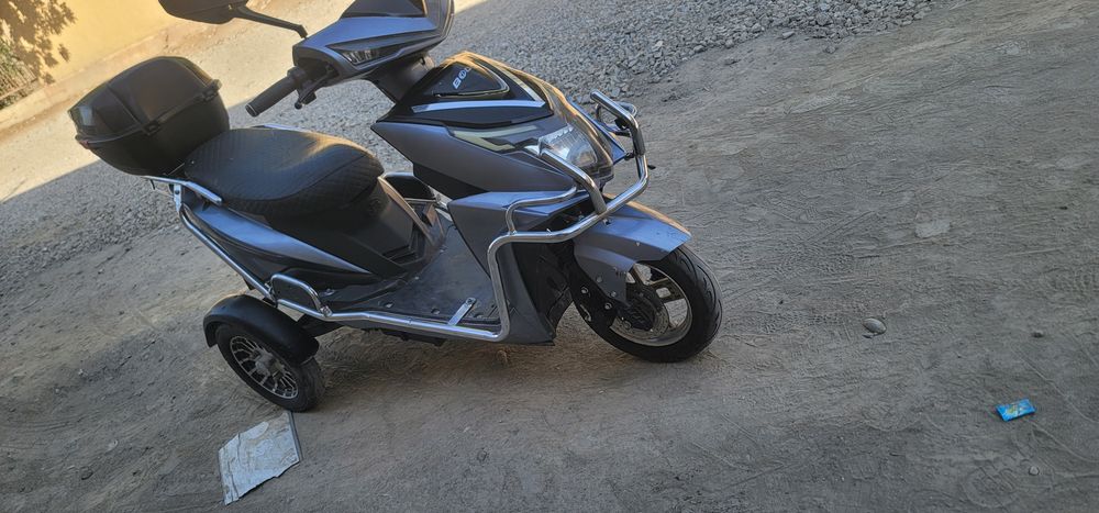 Srochno 3 oyoqlik moto sotiladi