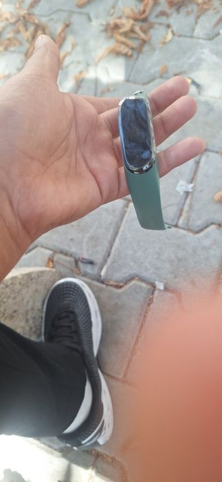 Смарт гривна чисто нова