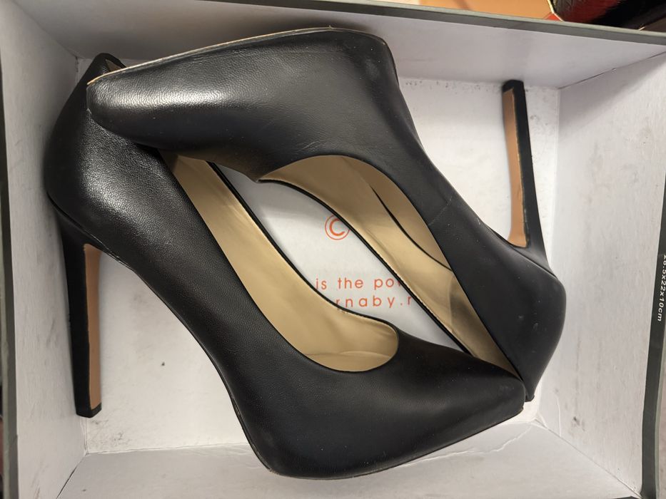 Продам обувь 39-40р