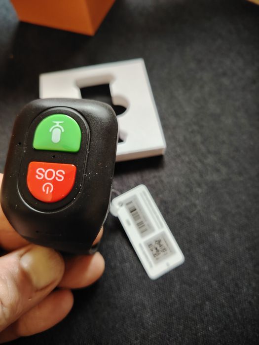 Часовник с GPS проследяване за хора с дименция и за малки деца