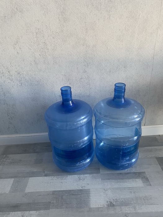 Продается СРОЧНО бутыли для питьевой воды