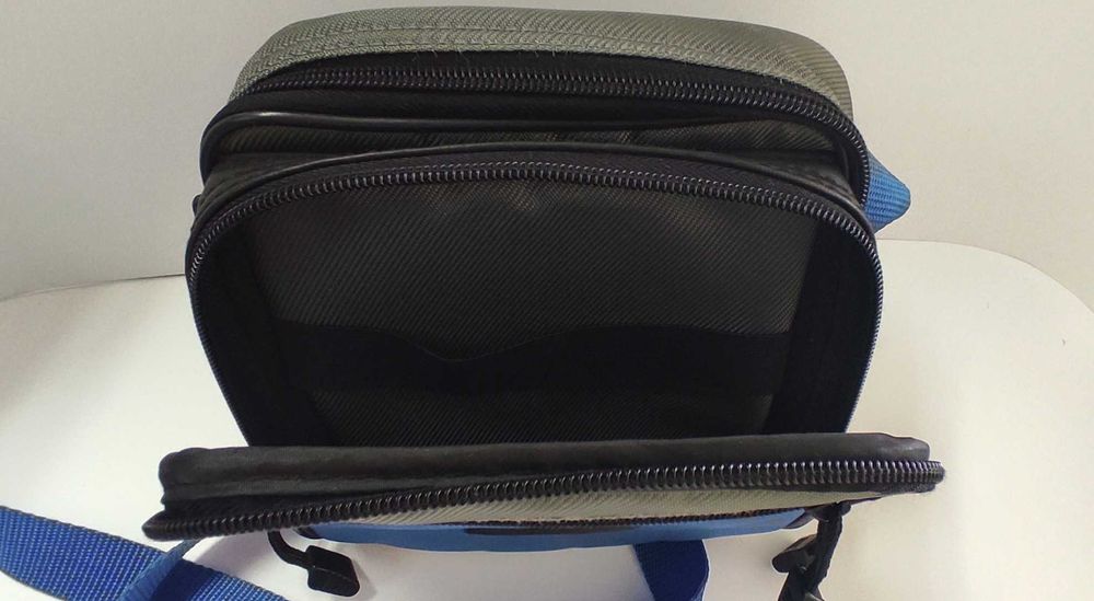 Лятна чанта за през рамо и за фотоапарат CASE LOGIC