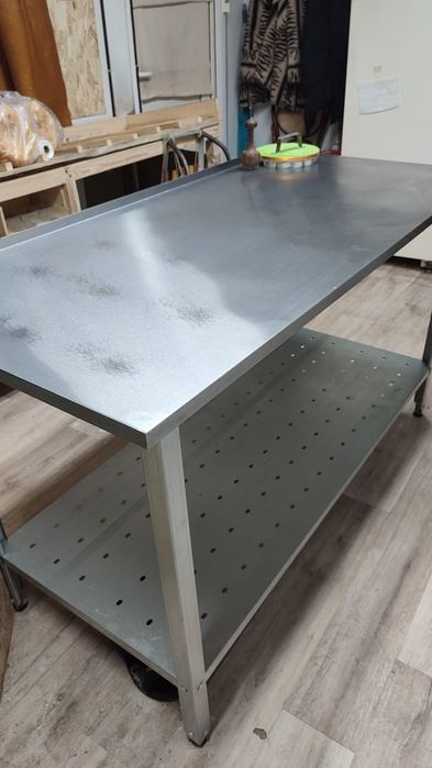 Продам Тандыр в идеальном состоянии, тестомес, металлический стол,.