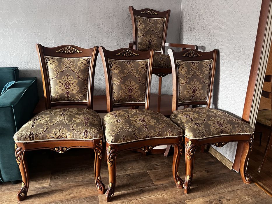 Продам стулья деревянные