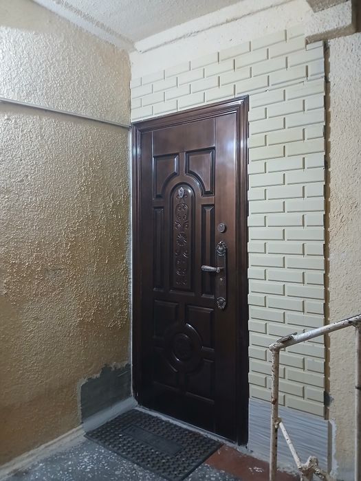 Фарход поселкада  3 хонали кв 63 кв  фарход шахарчасида