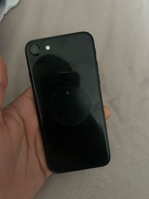 Продам айфон 7 в хорошем состояние