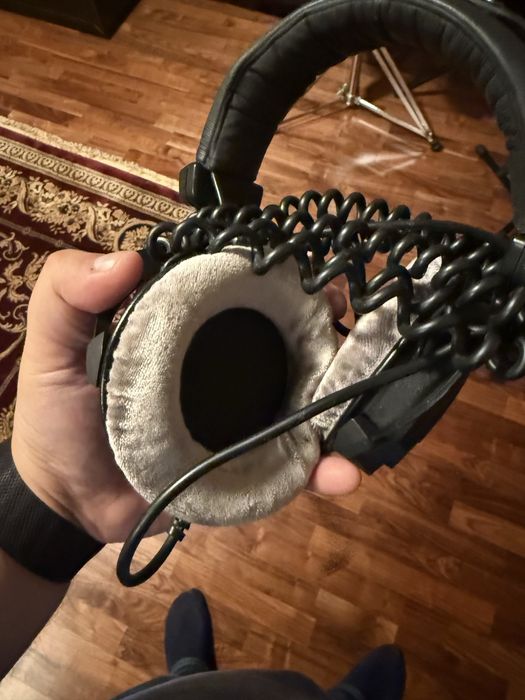 Продам Наушники BEYERDYNAMIC DT 990 PRO 250