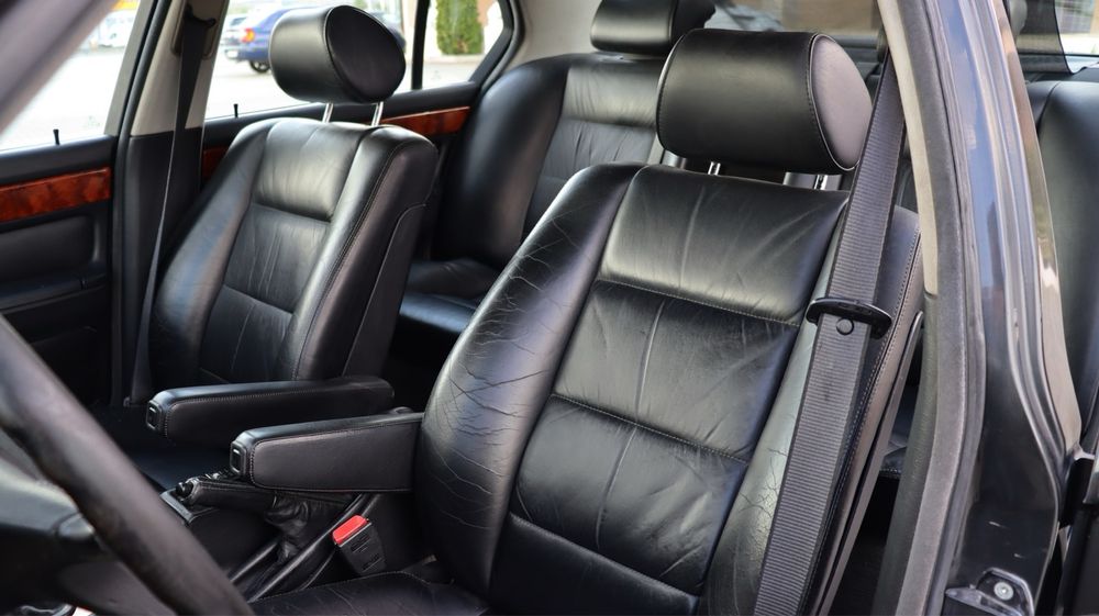 BMW seria 7 e32 735i 220cp manual 5 tr 1990 vehicul istoric Italia