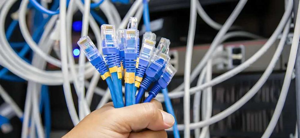 Установка и настройка Wi-Fi, сетей. Установка камера. Прокладка ЛВС.