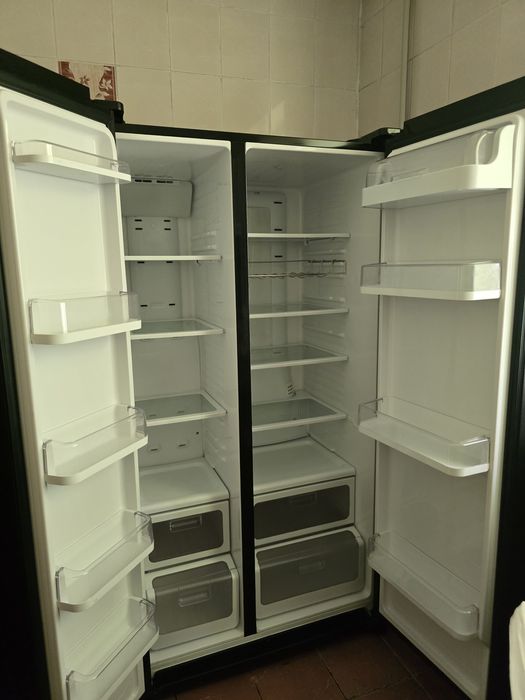 Холодильник    Samsung