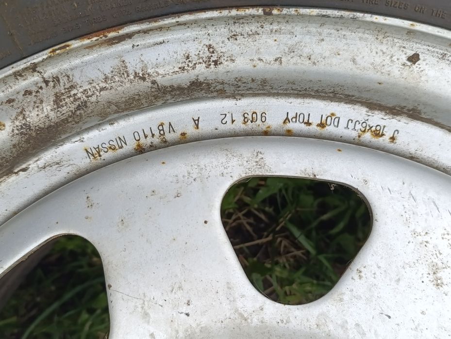 Vând roti Nissan Patrol