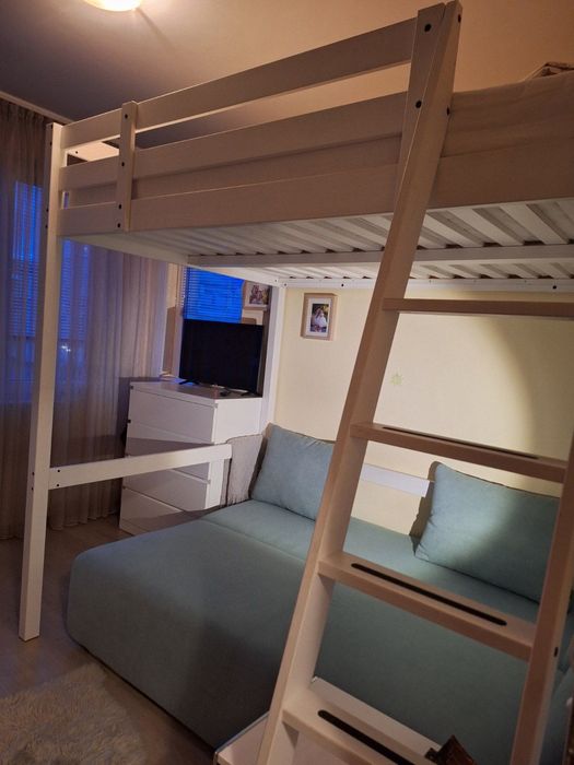 Практична спалня със стълба