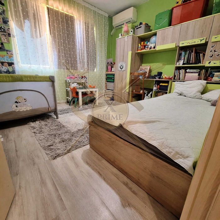Тристаен апартамент във Възраждане 1 !21893202