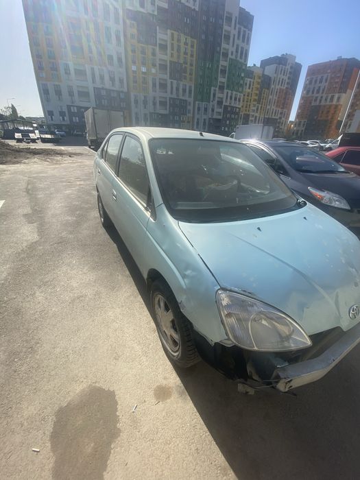 Тойота Приус 2002 на запчасти